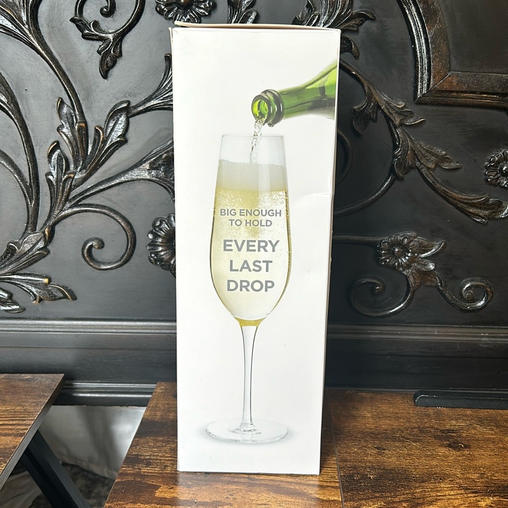 Full bottle, 750 mL Prosecco wine glass. Brand new in box, holds a full bottle!